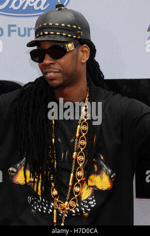 Rapper 2 Chainz besucht den Ford roten Teppich bei den 2013 BET Awards im Nokia Theatre L.A. Live am 30. Juni 2013 in Los Angeles, Kalifornien. Stockfoto