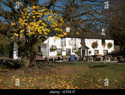 Das Britannia Public House in Elterwater, Lake District, Cumbria, UK. Stockfoto