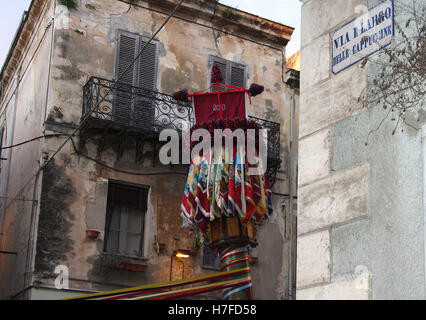 Sassari, Sardinien. 14 August: "Candelieri" Abstieg Stockfoto