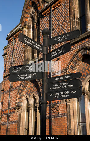 Großbritannien, England, Cheshire, Sandbach, Hightown, touristische Informationen Wegweiser im Stadtzentrum Stockfoto