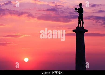 Das Pobednik (Victor)-Denkmal im Jahre 1928 von Ivan Mestrovic auf der Kalemegdan-Festung in Belgrad, Serbien Stockfoto