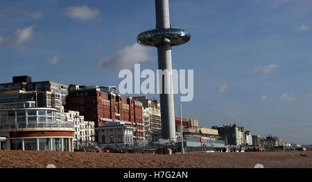 Ein Foto von British Airways i360 in Brighton, Sussex, gedreht mit einem ND-Filter... Bild Datum: Mittwoch, 2. November 2016 Stockfoto