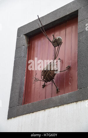 Haustür-Skulptur in Funchal, Madeira Stockfoto