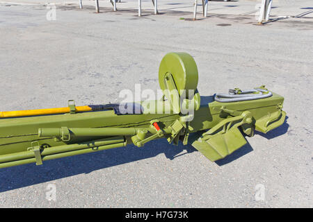 Unterstützung Fußartillerie Kanone auf der Messe unter freiem Himmel mit hammer Stockfoto