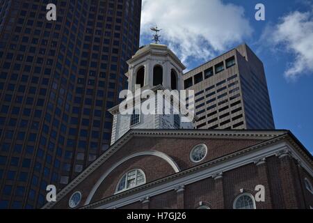 Faneuil Hall Markt entlang Seite Quincy Market und dem Freedom Trail in der Innenstadt von Boston, Massachusetts. Stockfoto