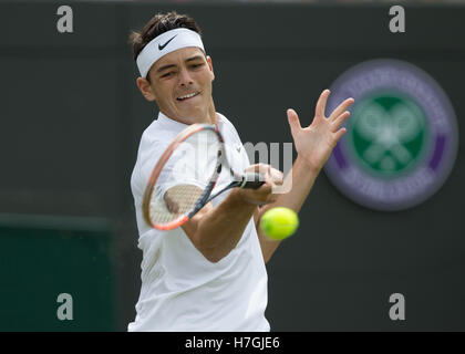 Taylor Fritz (USA) im Einsatz bei Wimbledon 2016 Stockfoto