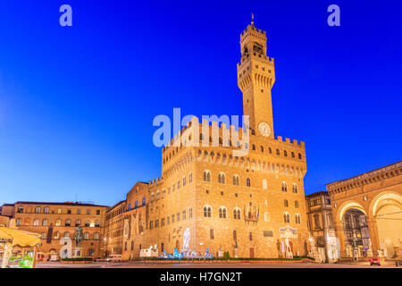 Palazzo Vecchio in Florenz in der Dämmerung. Toskana, Italien Stockfoto