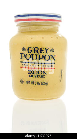 Winneconne, Wisconsin - 2. November 2016: Jar von Grey Poupon Dijon-Senf auf einem isolierten Hintergrund. Stockfoto