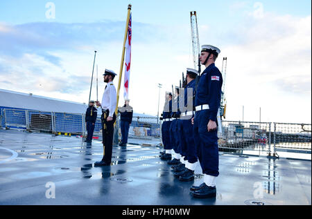 Belfast, Nordirland. 4. November 2016. NATO Kriegsschiff HMS Duncan dockt in Belfast. Bildnachweis: Mark Winter/Alamy Live-Nachrichten Stockfoto