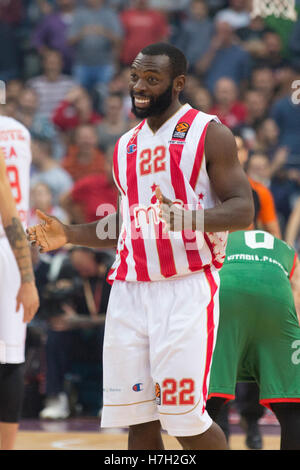 Belgrad, Serbien. 4. November 2016: Jenkins Charles von Crvena Zvezda in Aktion während der 2016/2017 Turkish Airlines EuroLeague regulären Saison Runde 5 Spiel zwischen Crvena Zvezda MTS Belgrad und Baskonia Vitoria Gasteiz Kombank Arena am 4. November 2016 in Belgrad, Serbien. Bildnachweis: Nikola Krstic/Alamy Live-Nachrichten Stockfoto