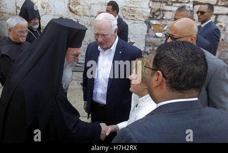 Bethlehem, Westjordanland, Palästinensische Gebiete. 5. November 2016. Kanadas Generalgouverneur David Johnston besucht die Kirche der Geburt in der West Bank von Bethlehem 5. November 2016 Credit: Wisam Hashlamoun/APA Bilder/ZUMA Draht/Alamy Live News Stockfoto