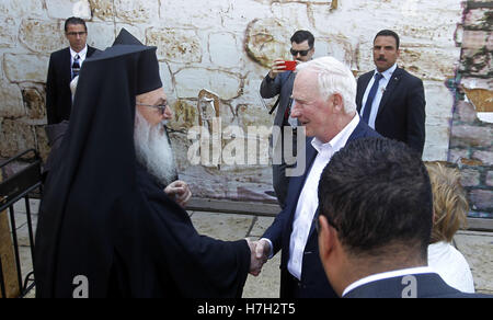 Bethlehem, Westjordanland, Palästinensische Gebiete. 5. November 2016. Kanadas Generalgouverneur David Johnston besucht die Kirche der Geburt in der West Bank von Bethlehem 5. November 2016 Credit: Wisam Hashlamoun/APA Bilder/ZUMA Draht/Alamy Live News Stockfoto