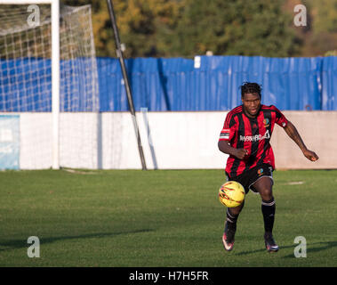 Brentwood, Essex, 5. November 2016, Shamido Pedulu von Brightlingsea Regent in Brentwood (1) Vs Brightlingsea Regent (4) Spiel Credit: Ian Davidson/Alamy Live News Stockfoto