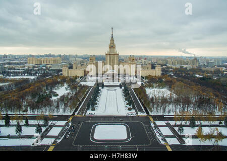 Moskau. 31. Oktober 2016. Bild aufgenommen am 31. Oktober 2016 zeigt eine Luftaufnahme von der Lomonossow-Universität Moskau in der russischen Hauptstadt Moskau. © Bai Xueqi/Xinhua/Alamy Live-Nachrichten Stockfoto