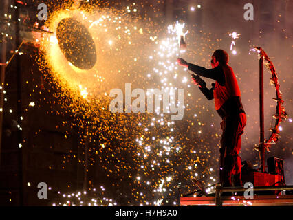 Liverpool, Vereinigtes Königreich. 6. Nov., 2016.River Lichterfest auf Samstag, 5. November 2016. Die Stadt inszeniert ein spektakuläres Feuerwerk um Bonfire Night zu feiern. Bildnachweis: ALAN EDWARDS/Alamy Live-Nachrichten Stockfoto