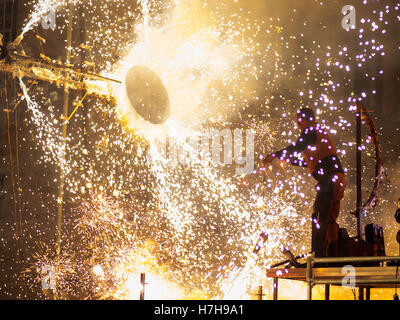 Liverpool, Vereinigtes Königreich. 6. Nov., 2016.River Lichterfest auf Samstag, 5. November 2016. Die Stadt inszeniert ein spektakuläres Feuerwerk um Bonfire Night zu feiern. Bildnachweis: ALAN EDWARDS/Alamy Live-Nachrichten Stockfoto