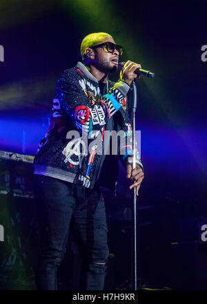 Los Angeles, Kalifornien, USA. 5. November 2016. Usher tritt in The Real Show 2016 präsentiert von Real 92,3 im Forum in Los Angeles, Ca-Credit: The Foto Zugang/Alamy Live News Stockfoto