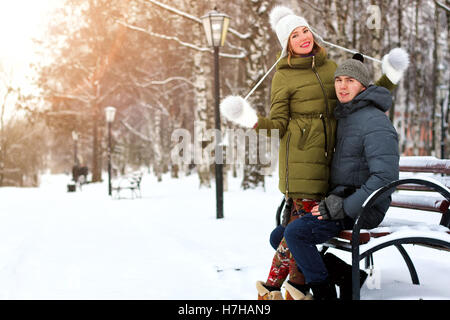 geliebten heterosexuelle auf ein Datum im winter Stockfoto