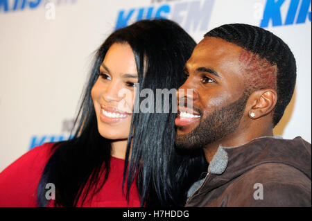 Jordin Sparks und Jason Derulo kommt bei KIIS FM 2012 Jingle Ball im Nokia Theatre L.A. Live im 3. Dezember 2012 in Los Angeles, Kalifornien. Stockfoto