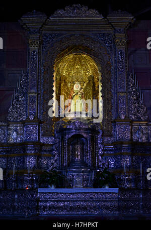 Hauptaltar, gehämmert, Silber, Kirche und ehemaliges Kloster Iglesia de Santo Domingo de Guzmán, San Cristóbal De La Laguna Stockfoto