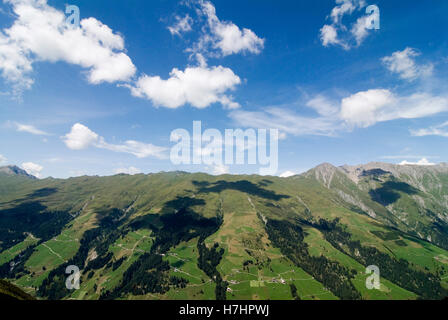 Blick vom Glaser Grat Grat über das Tal Safien im Kanton Graubünden, Schweiz, Europa Stockfoto