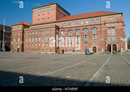 Rathausplatz mit dem Opernhaus Opernhaus, Landeshauptstadt Kiel, Schleswig-Holstein Stockfoto