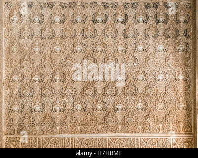 Islamische Ornamente auf Wand. Arabische Symbole. Stockfoto