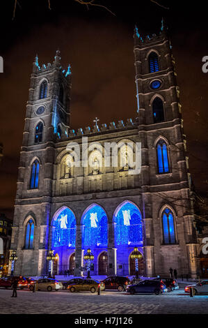 Die Basilika Notre-Dame von Montreal mit Weihnachtsdekoration Stockfoto