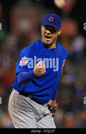29. August 2011; San Francisco, CA, USA;  Chicago Cubs Start Krug Randy Wells (36) feiert am Ende des Spiels gegen die San Francisco Giants im AT&T Park. Chicago besiegt San Francisco 7-0. Stockfoto