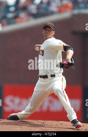 September 4, 2011; San Francisco, Ca, USA; San Francisco Giants Krug Ryan vogelsong (32) Plätze gegen die Arizona Diamondbacks im ersten Inning bei AT&T Park. Stockfoto