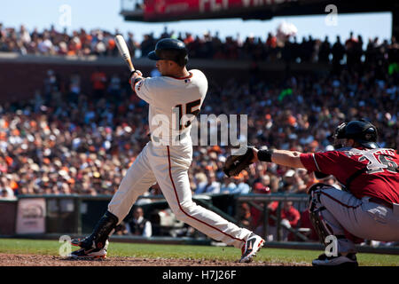 4. September 2011; San Francisco, CA, USA;  San Francisco Giants Recht Fielder Carlos Beltran (15) trifft eine dreifache gegen die Arizona Diamondbacks während der sechsten Inning im AT&T Park. Stockfoto