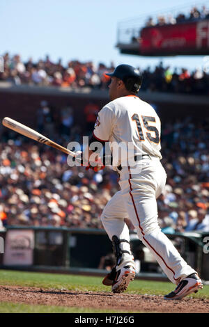 4. September 2011; San Francisco, CA, USA;  San Francisco Giants Recht Fielder Carlos Beltran (15) trifft eine dreifache gegen die Arizona Diamondbacks während der sechsten Inning im AT&T Park. Stockfoto