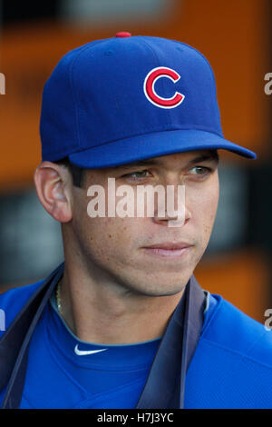 29. August 2011; San Francisco, CA, USA;  Chicago Cubs Recht Fielder Tyler Colvin (21) steht auf der Trainerbank vor dem Spiel gegen die San Francisco Giants im AT&T Park. Chicago besiegt San Francisco 7-0. Stockfoto