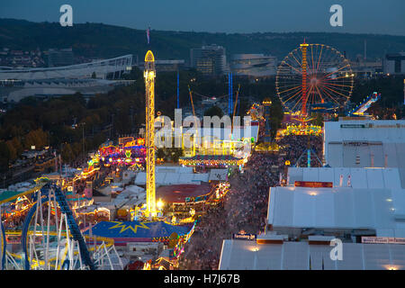 Blick über das Cannstatter Volksfest, Massen, Fahrgeschäften, Vergnügungspark und Bierzelten, Cannstatter Volksfest, Stuttgart Stockfoto