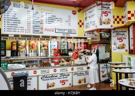 New York City, NY NYC Lower Manhattan, Greenwich Village, West Village, Papaya Dog, Restaurant Restaurants Essen Essen Essen Cafe Cafes, Fast Food, billig, Hot Dog Stockfoto