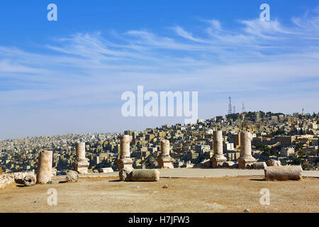 Säule Ruinen in Amman Zitadelle, Jabal Al-Qala, Amman, Jordanien Stockfoto