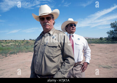 Hölle oder hohes Wasser ist eine amerikanische 2016 heist Verbrechen Film unter der Regie von David Mackenzie und geschrieben von Taylor Sheridan.  Dieses Foto ist nur zu redaktionellen Zwecken und unterliegen dem Copyright von der Filmgesellschaft und/oder der Fotograf von dem Film oder der Firma zugeordnet und kann nur durch Veröffentlichungen im Zusammenhang mit der Förderung der oben genannten Film reproduziert werden. Eine obligatorische Gutschrift auf die Filmgesellschaft ist erforderlich. Der Fotograf sollte auch angerechnet werden, wenn bekannt. Stockfoto