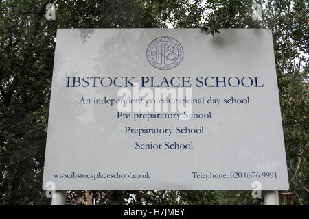 Beschilderung vor Ibstock Ort Schule in Roehampton, SW-London, UK Stockfoto