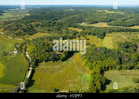 Luftaufnahme des ländlichen Dane County, Wisconsin. Insbesondere die angenehme Valley Conservancy nördlich von blauen Hügel, Wisconsin. Stockfoto