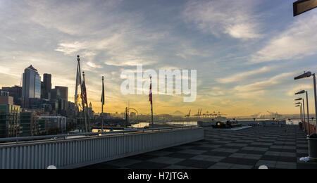 Seattle, Washington Waterfront Sunrise Stockfoto