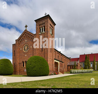 katholische Kirche St. Mary, Tenterfield, New England, New South Wales, new-South.Wales, Australien, sowohl alte als auch neue Stockfoto