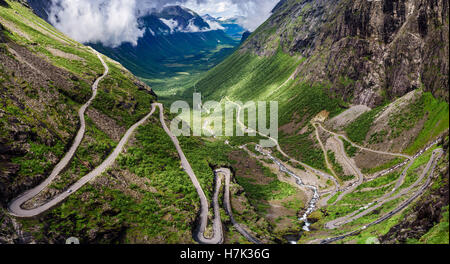 Troll Pfad Trollstigen oder Trollstigveien kurvenreiche Bergstrasse in Norwegen. Stockfoto