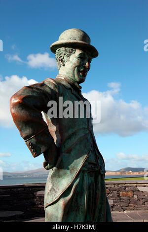 Bronzestatue von Charlie Chaplin in Waterville, seinen Liebling irischen Badeort Stockfoto