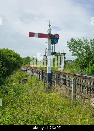 Railway Signal in Ruhelage.  Embsay & Bolton Abbey Dampfeisenbahn Stockfoto