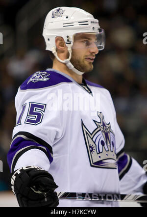 4. Januar 2010; San Jose, CA, USA; Los Angeles Kings center Brad Richardson (15) während der ersten Periode gegen die San Jose Sharks im HP Pavilion. Los Angeles besiegte San Jose 6-2. Stockfoto