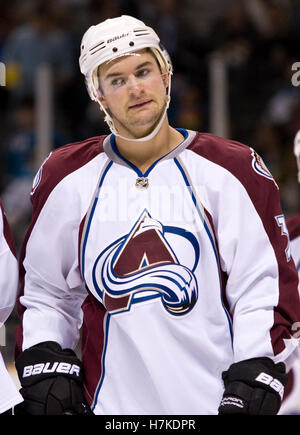 28. März 2010; San Jose, CA, USA; Colorado Avalanche center Ryan O'Reilly (37) in der zweiten Periode gegen die San Jose Sharks im HP Pavilion. San Jose besiegte Colorado 4-3. Stockfoto