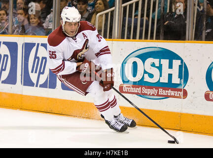 10. April 2010; San Jose, CA, USA; Phoenix Coyotes Verteidiger Ed Jovanovski (55) während der zweiten Periode gegen die San Jose Sharks im HP Pavilion. San Jose besiegte Phoenix 3-2 in einem Schießerei. Stockfoto