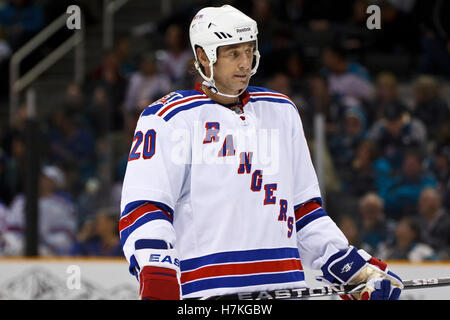 12. März 2011; San Jose, CA, USA;  New York Rangers center Vaclav Prospal (20) während der zweiten Periode im HP Pavilion. New York besiegte San Jose 3: 2 im Elfmeterschießen. Stockfoto