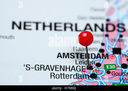 s-Gravenhage fixiert auf einer Karte von Niederlande Stockfoto