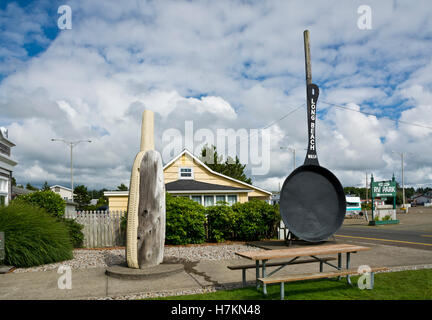 Weltweit größte braten Pfanne und Riese Razor Clam auf dem Display in Long Beach, Washington, USA Stockfoto